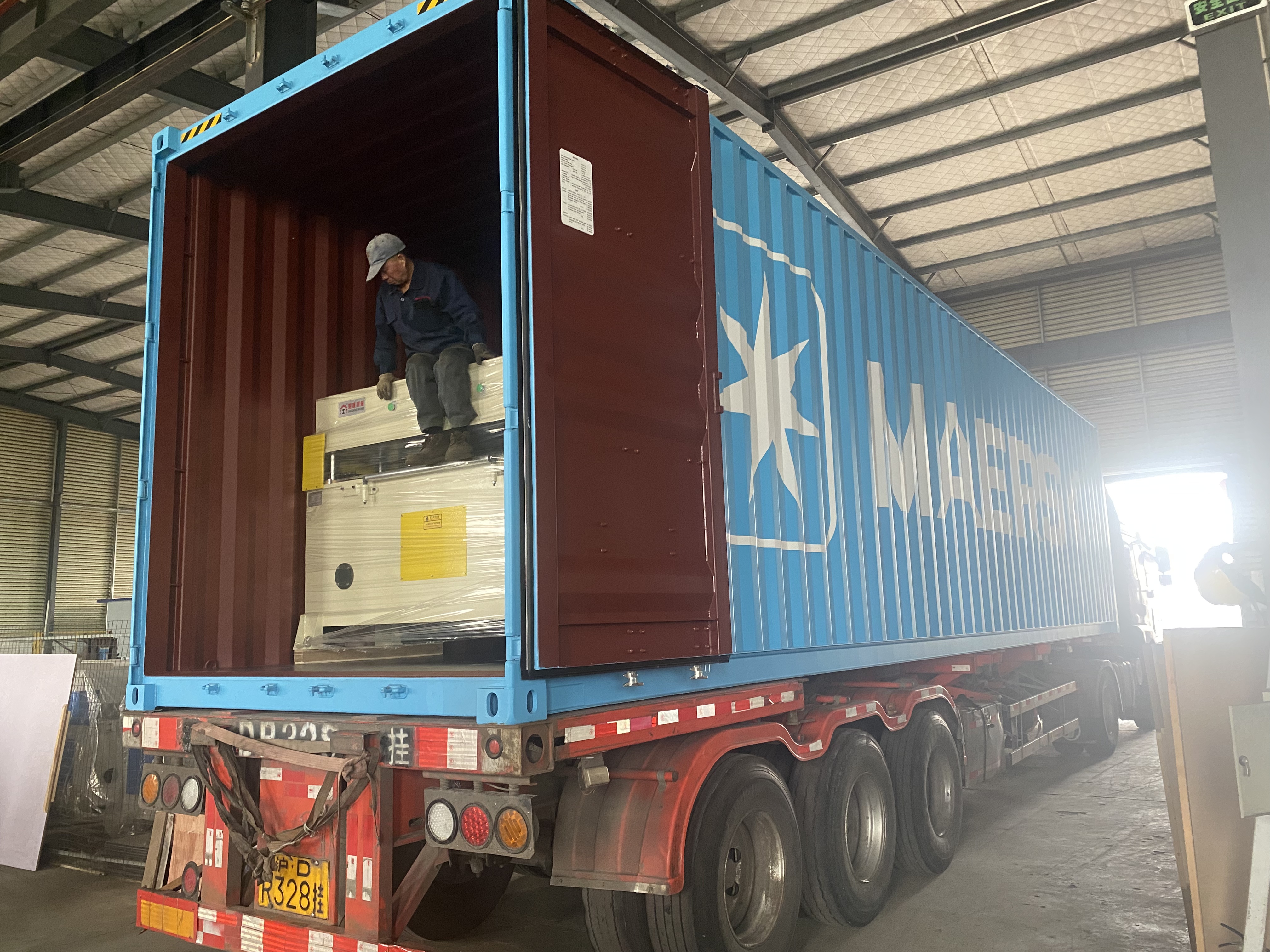 30 sets precision 4-column cutting machines shipped to Cambodia