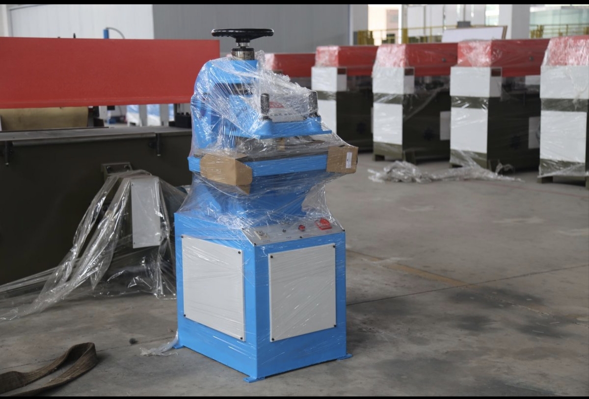 How to adjust pressure on hydraulic swing arm cutting machine